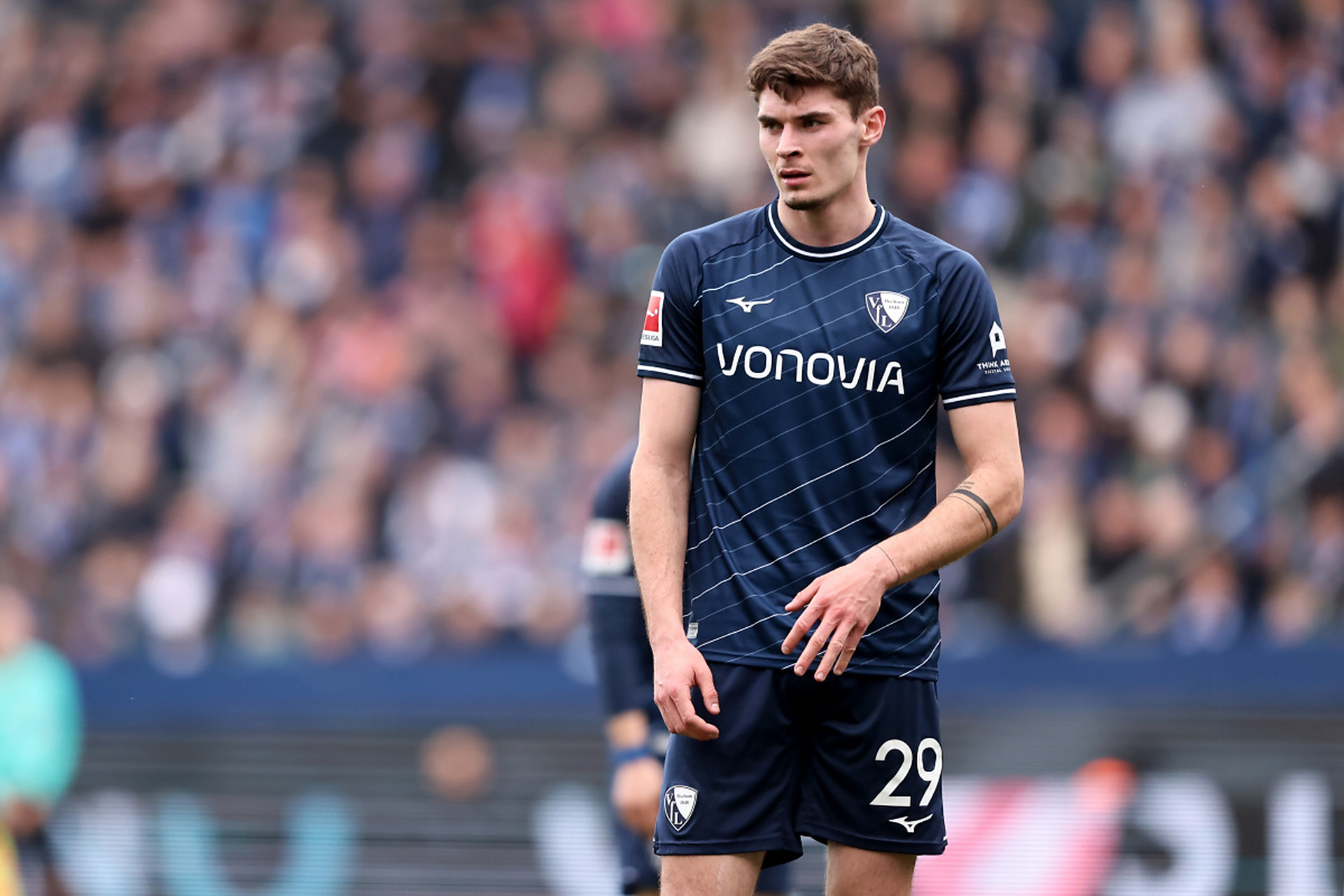 队凭借其综 队凭借其综